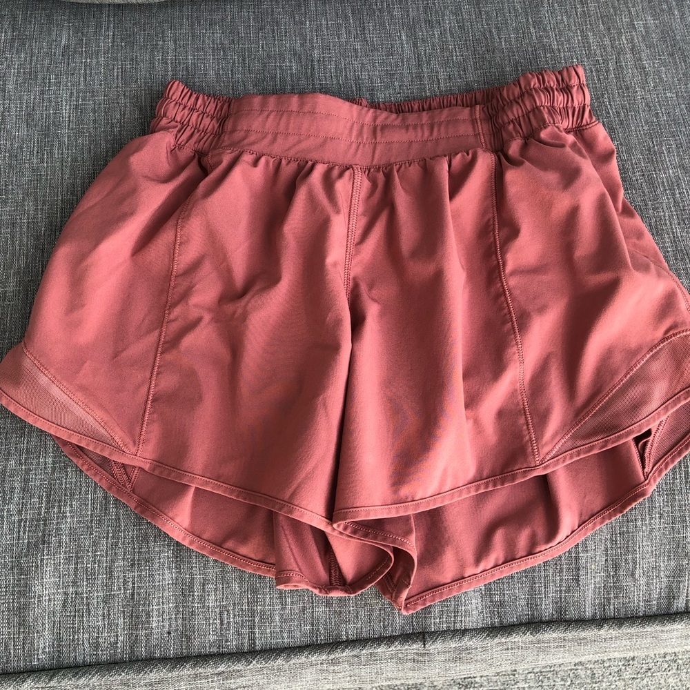 Lululemon Hotty Hot Short 4” size 6